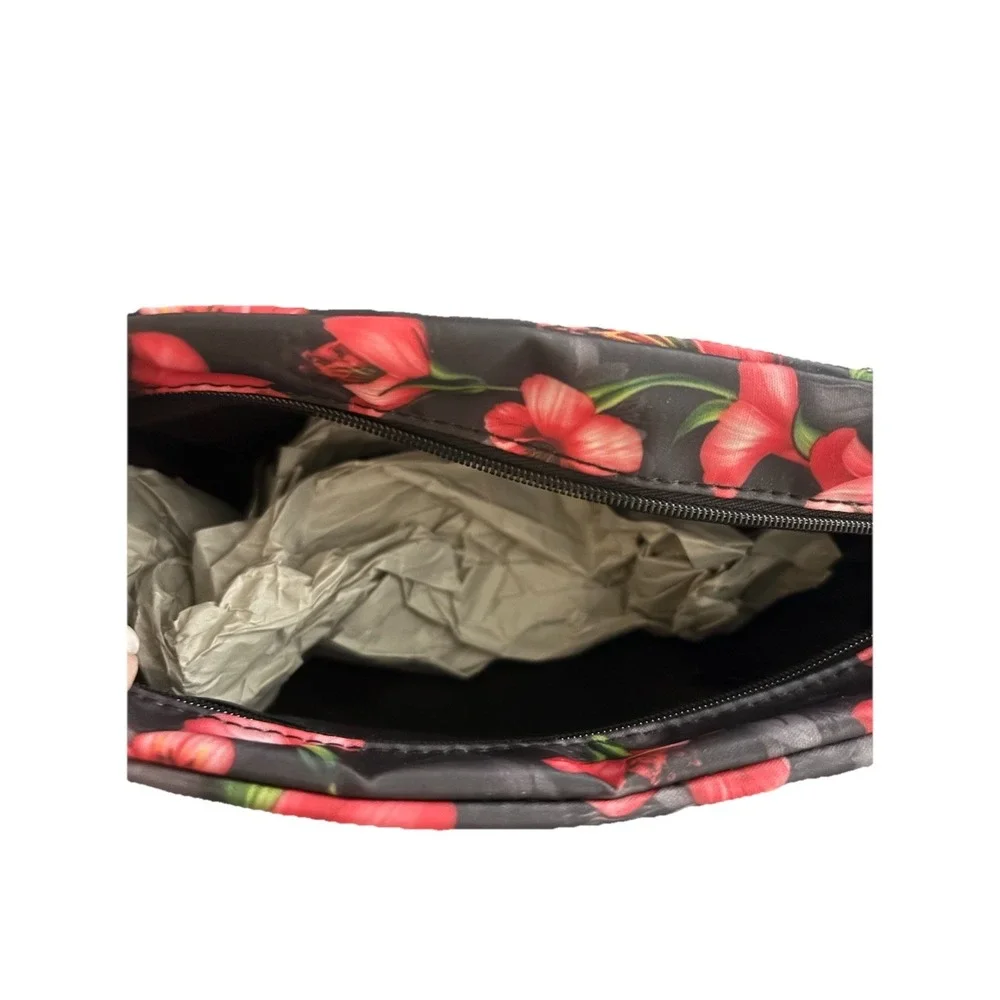 Tahari Cosmetic‎ bag